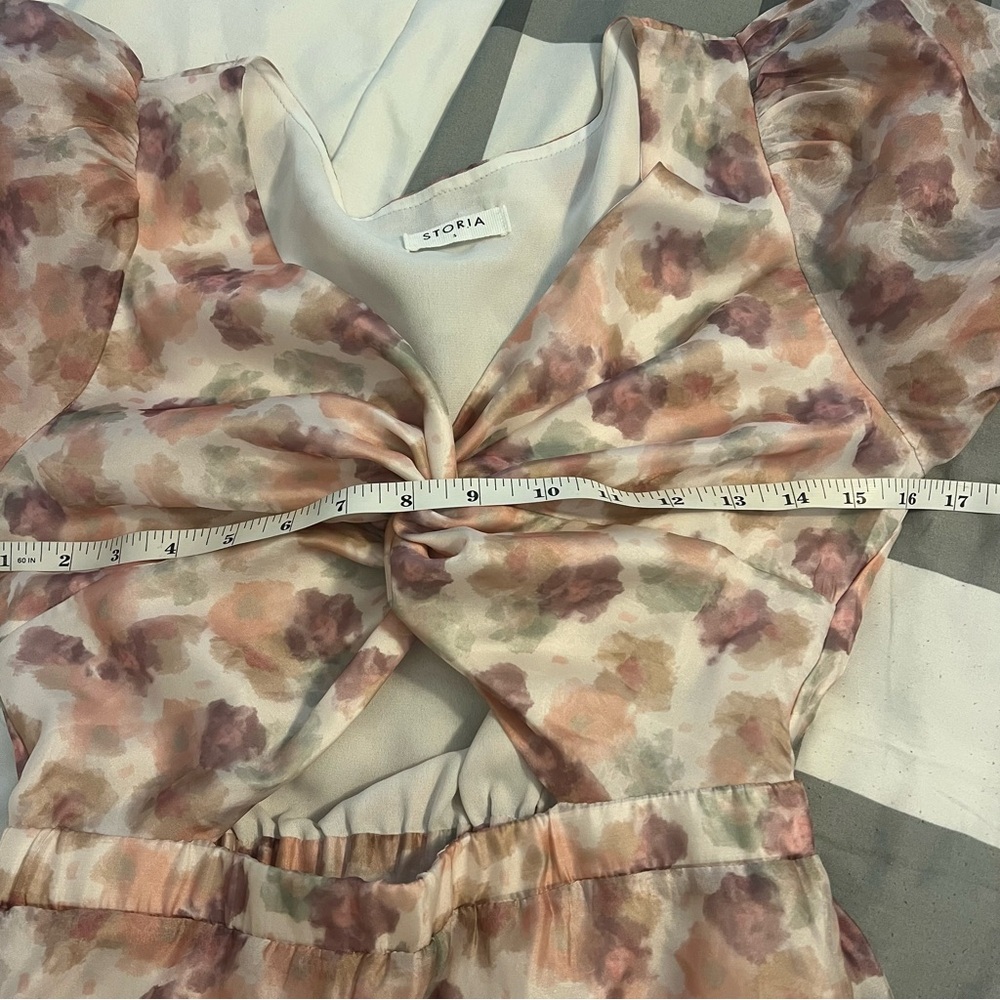 Storia Tiered Blush Floral Organza Puff Sleeve Cut Out Maxi Dress size Small - Picture 10 of 11